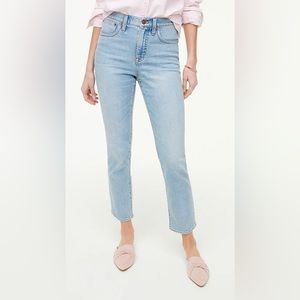 Essential straight jean in all-day stretch